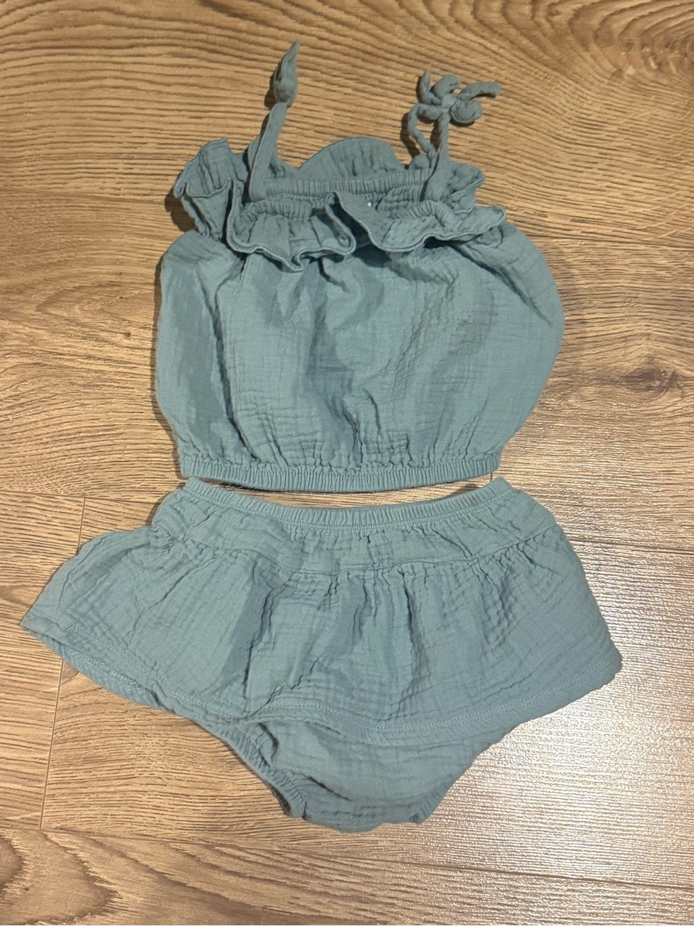 Grayson Mini 18M Sage Green Gauze 2-Piece Set – Ruffle Top & Bloomer Shorts